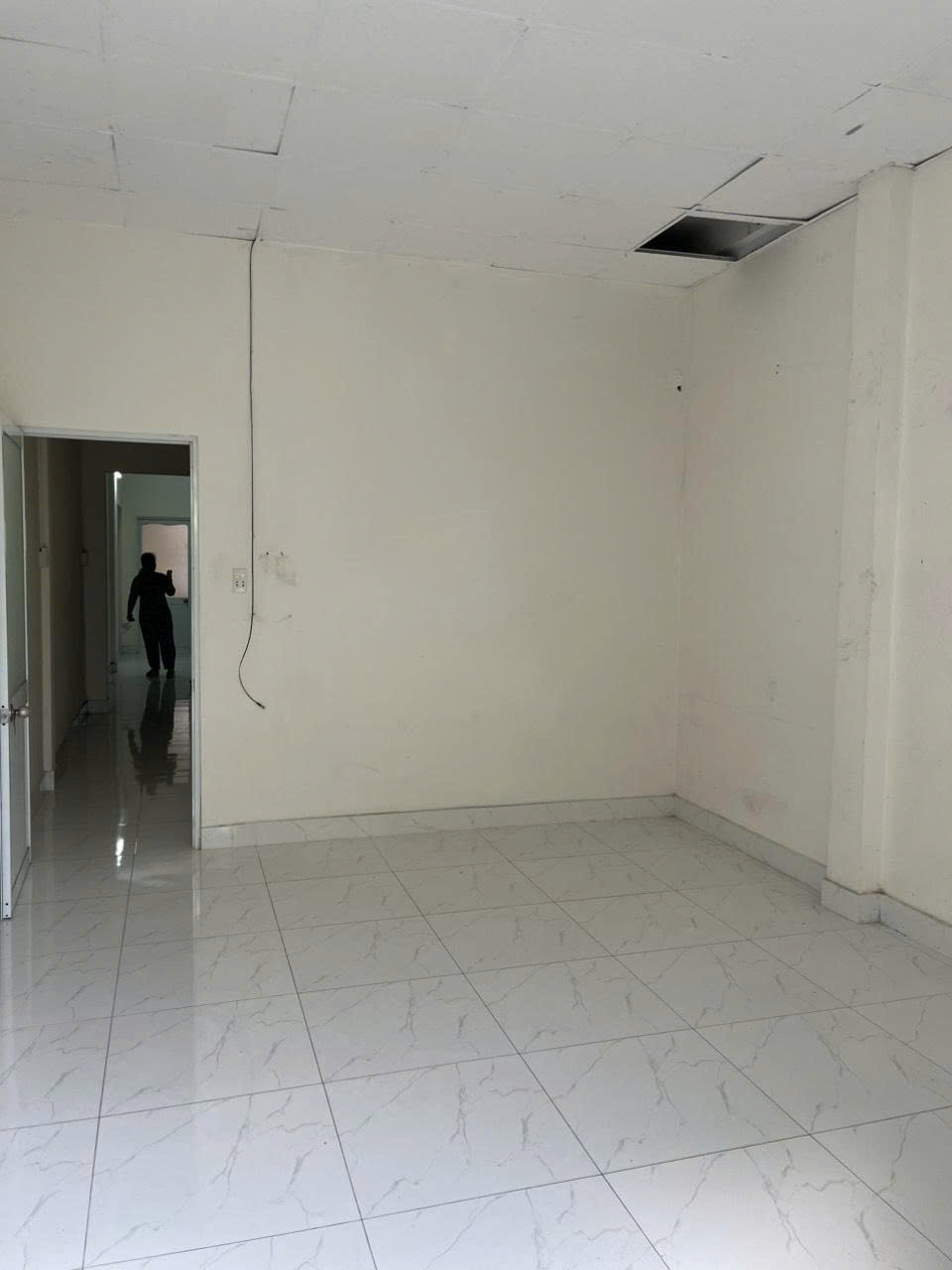 Cho Thuê Căn Hộ Lầu 2 mặt tiền Lê Văn Sỹ P12- Q3 - TPHCM - Ảnh 4