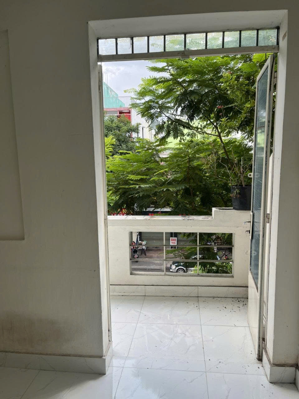 Cho Thuê Căn Hộ Lầu 2 mặt tiền Lê Văn Sỹ P12- Q3 - TPHCM - Ảnh chính
