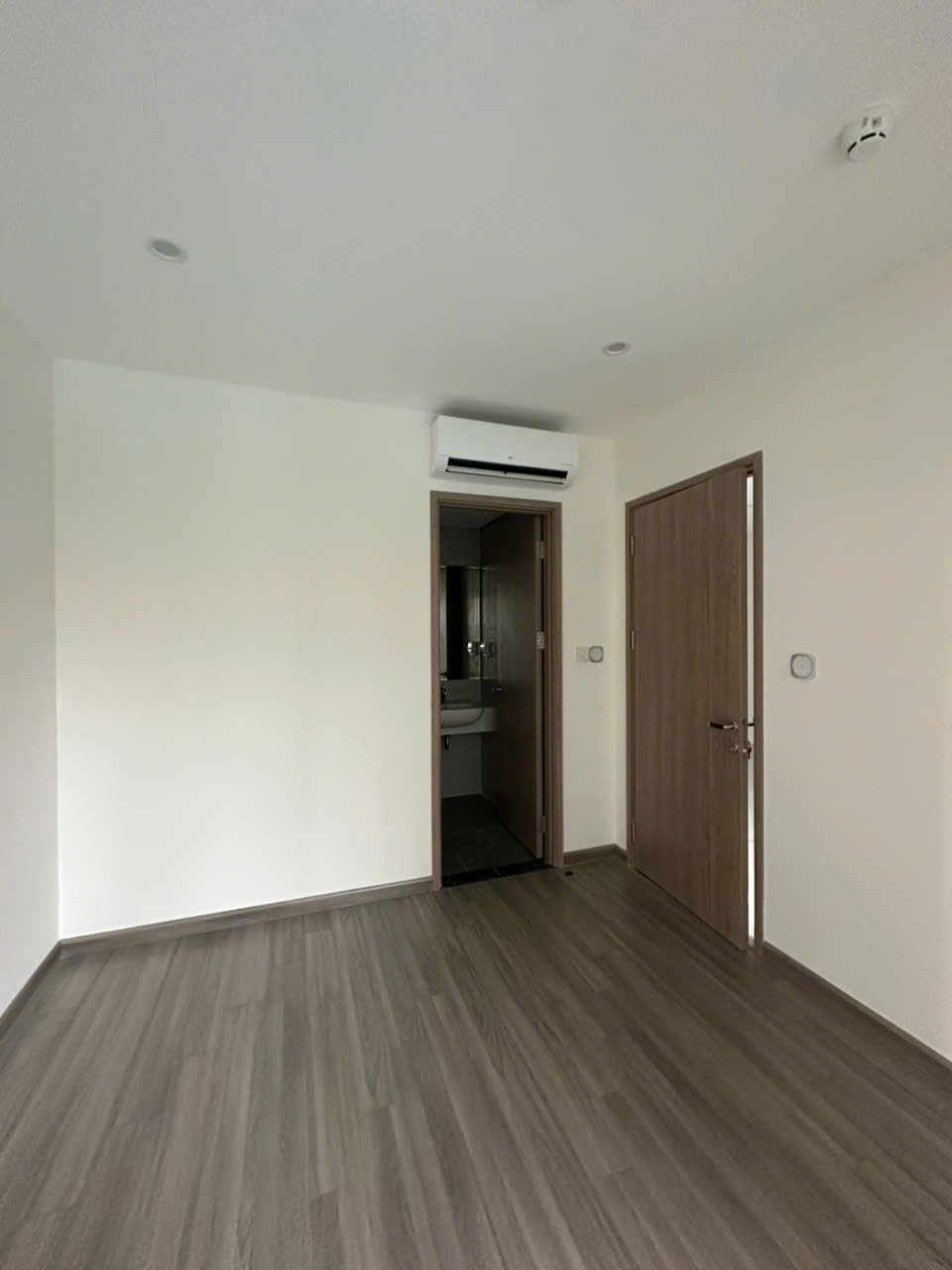 Siêu phẩm!!! căn 2pn tòa GH6, view trực diện hồ bơi cực đẹp, tầng đẹp, view như hình giá chỉ 3 tỷ 5 - Ảnh 2