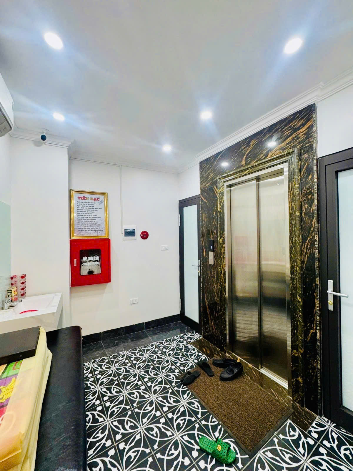 SIÊU VIP MẶT PHỐ TÂY SƠN 9 TẦNG THANG MÁY - VỈA HÈ Ô TÔ TRÁNH KINH DOANH SẦM UẤT NHỈNH 28 TỶ LH - Ảnh 3