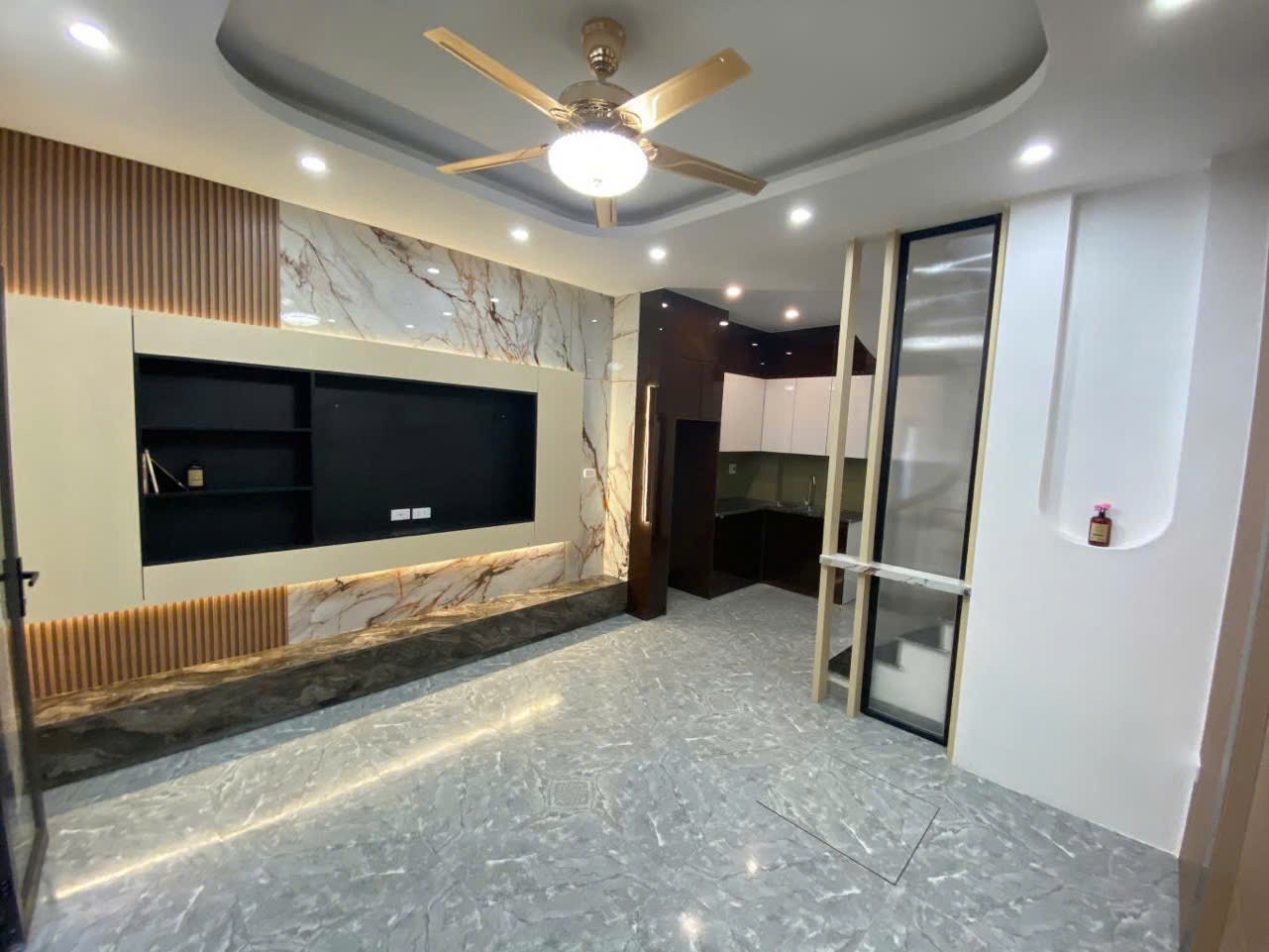 BÁN NHÀ MỚI 5 TẦNG - 48M2 – NGÔ GIA TỰ, LONG BIÊN – NGÕ Ô TÔ – VỊ TRÍ ĐẮC ĐỊA - Ảnh 2