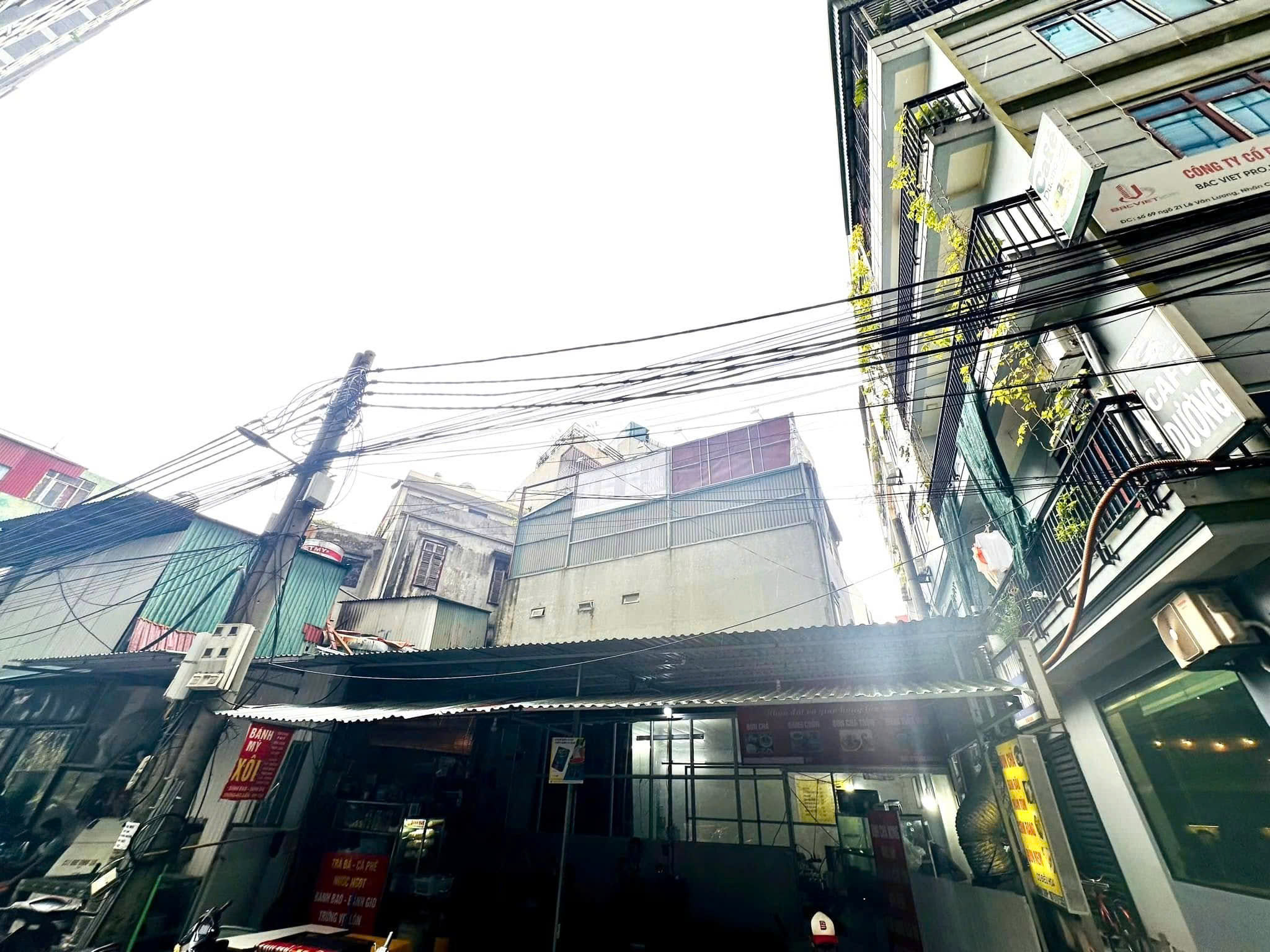 Nhà Ngõ 21 Lê Văn Lương, Ngay GOLDEN PALM, Lô Góc, 104m2 C4, MT 12.6m, Ô tô tránh, Vỉa he, Chỉ 43 Tỷ - Ảnh chính