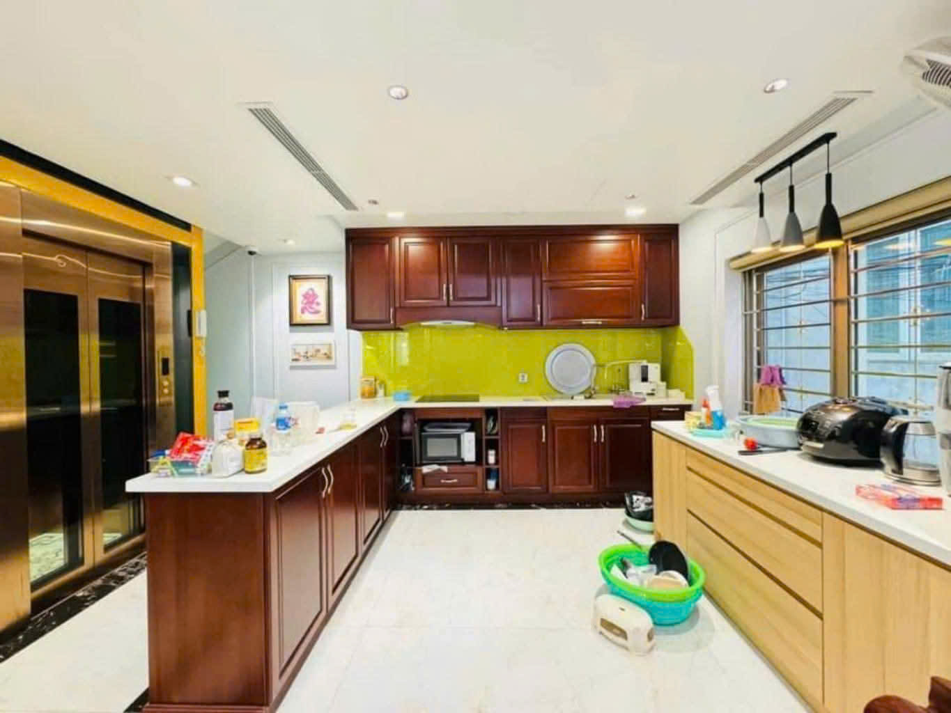 BÁN NHÀ BIỆT THỰ CẦU GIẤY, ÔTÔ TRÁNH, VẢI HÈ RỘNG, DT 125M2, MT KHỦNG 10M, GIÁ 24 TỶ - Ảnh 2