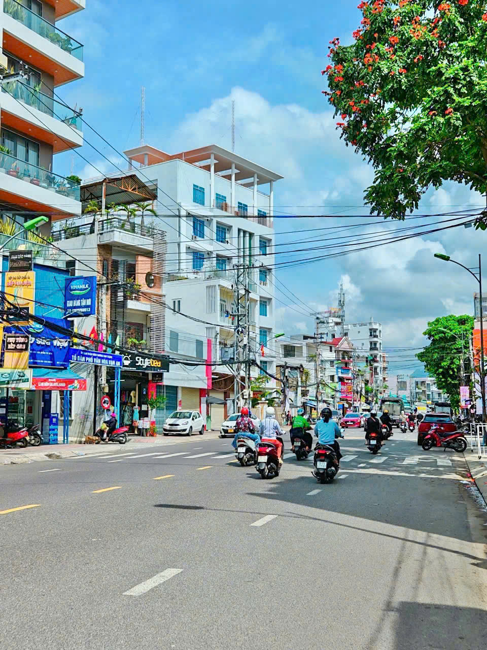 Bán nhà 3 tầng mặt tiền đường 2/4 - phường Vạn Thạnh - Nha Trang. giá bán 12 tỷ - Ảnh 1