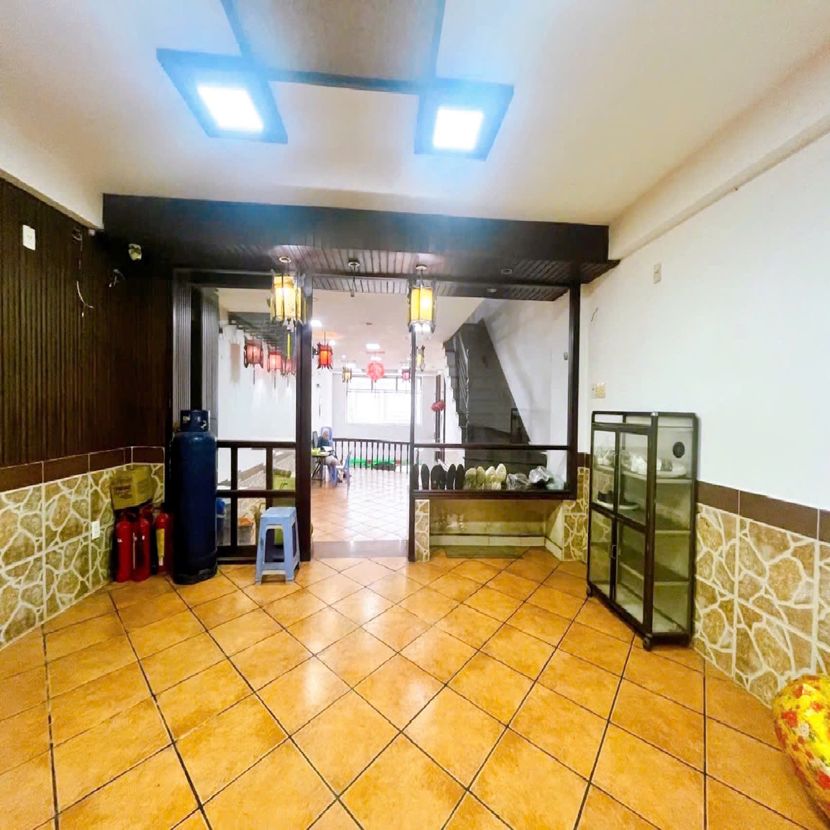 Bán nhà Mặt tiền Sao Mai,5x20 m,QUẬN TÂN BÌNH,giáp Cách Mạng Tháng Tám,6 tầng,24 tỷ - Ảnh 1