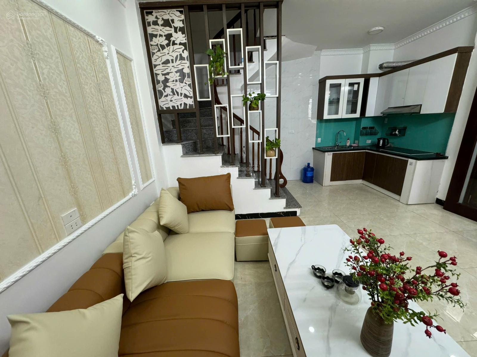 Bán nhà Phúc Lợi Long Biên, DT 35m2 * 5 tầng giá 5 tỷ 1 gần trường, chợ dân trí cao - Ảnh chính