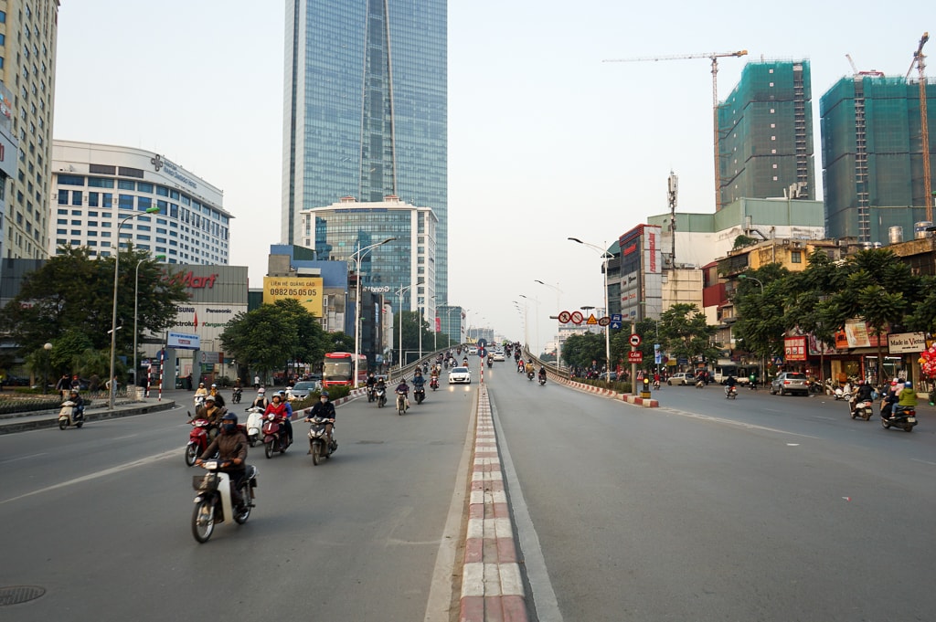 Bán nhà Nguyễn Chí Thanh, Ba Đình, phân lô, ngõ thông, 2 thoáng, oto 52m2, 3 tầng, Mt 3.3m, chỉ - Ảnh chính