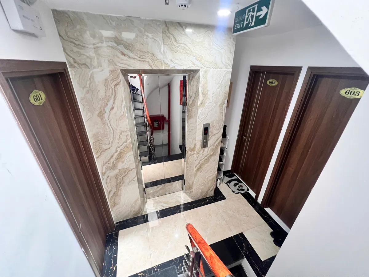Bán Nhà Văn Hương. Đống Đa. 7 Tầng Thang Máy. Ô Tô. DT 34m2. MT 5,3m. Giá 12,1 Tỷ. - Ảnh chính