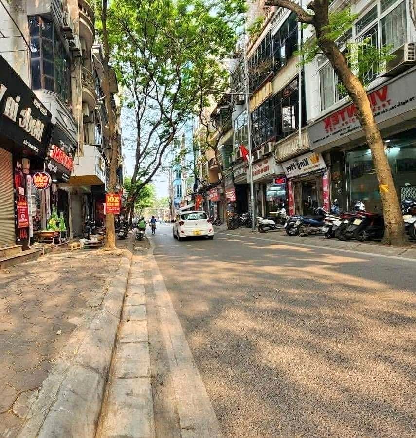 BÁN GẤP NHÀ MẶT PHỐ HOÀNG NGÂN, VỈA HÈ KINH DOANH_DT 70M2, 4TẦNG, MT 6M, 24 TỶ - Ảnh chính