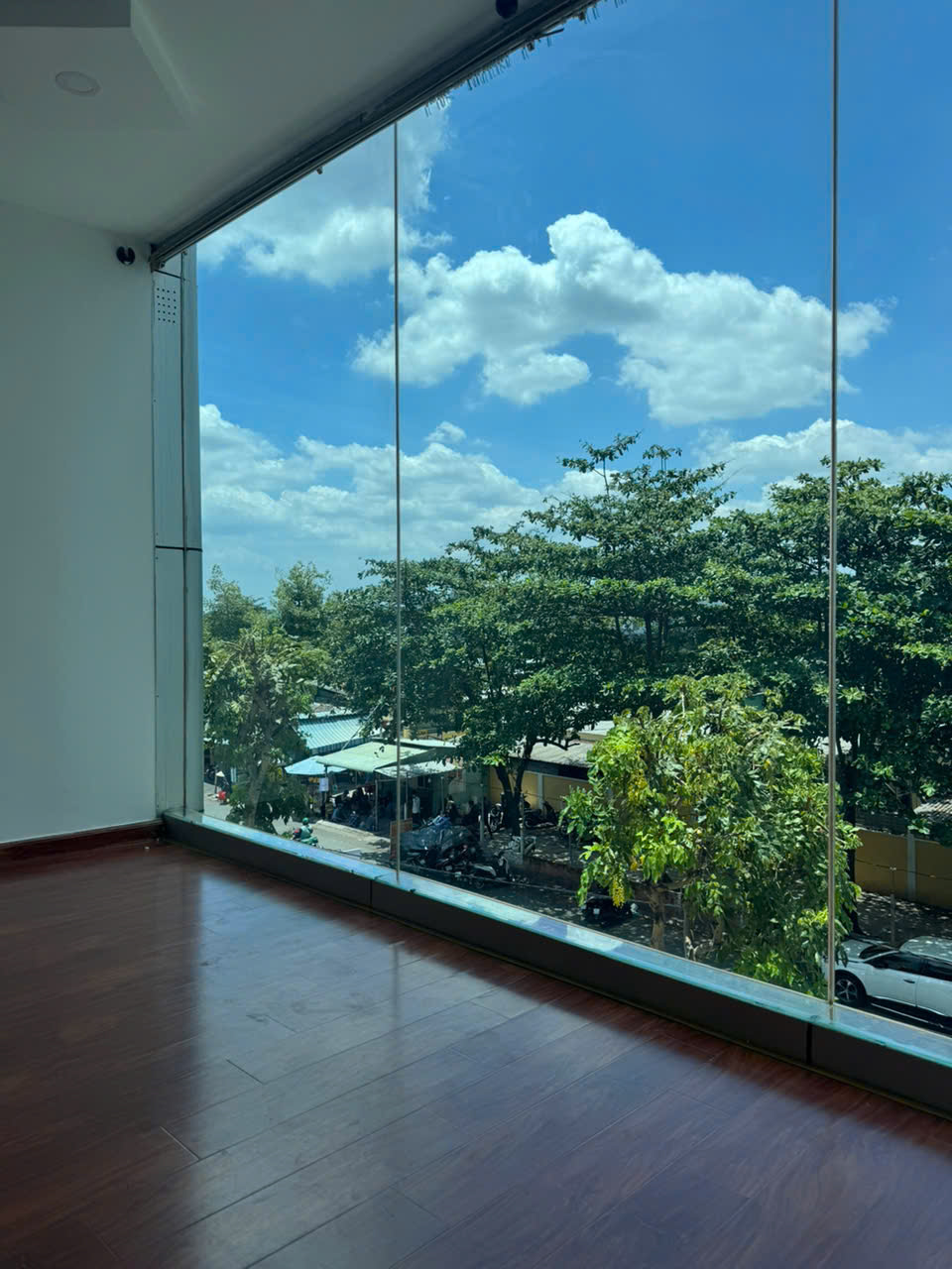 CHO THUÊ NHÀ NGUYÊN CĂN MẶT TIỀN ĐƯỜNG 30M - KDC HIMLAM QUẬN 7 - PHÙ HỢP MỞ VĂN PHÒNG , TRUNG TÂM - Ảnh 4