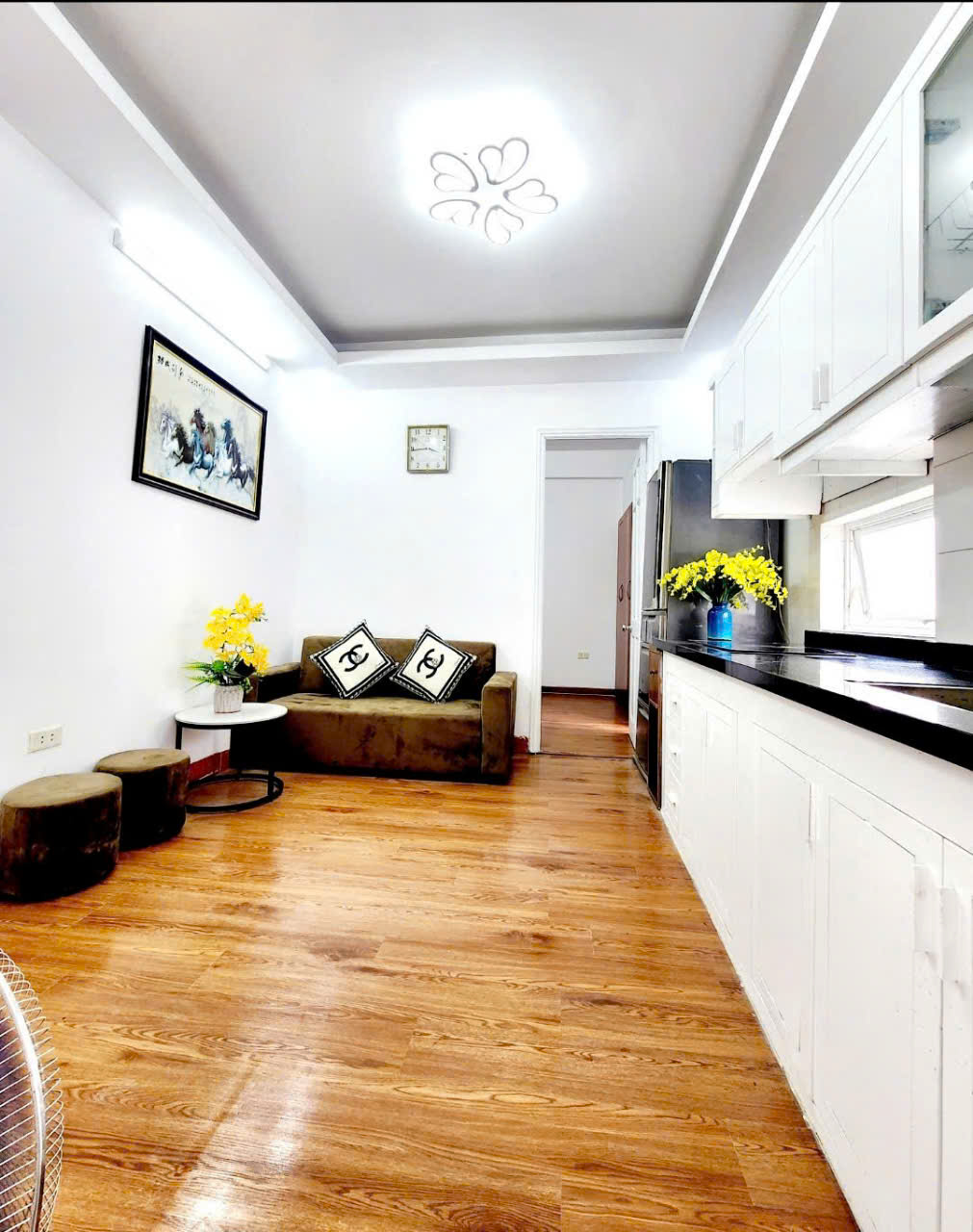 Bán căn hộ CCMN ngõ 1008 Đường Láng, Đống Đa 60m, 2 ngủ full đồ giá 1.730 tỷ - Ảnh chính