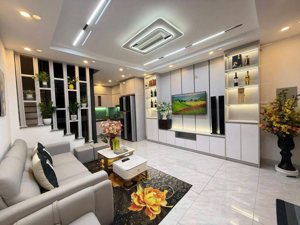BÁN GẤP NHÀ BỒ ĐỀ - 35m2 – NGÕ Ô TÔ – HAI MẶT THOÁNG – HƠN 6 TỶ - Ảnh 1