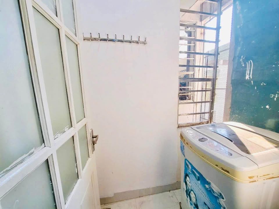 Chính chủ bán căn hộ ccmn, ngõ 93 Phố Vũ Tông Phan, 35m2, nhà đẹp, ngõ thông, gần phố + ngã tư sở - Ảnh chính