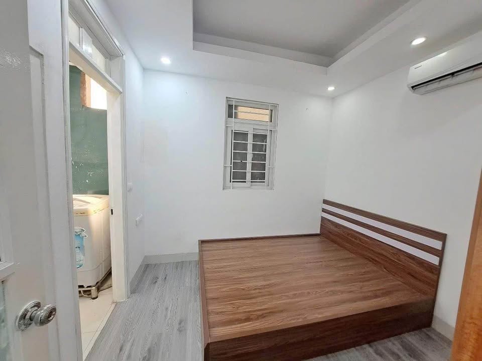 Chính chủ bán căn hộ ccmn, ngõ 93 Phố Vũ Tông Phan, 35m2, nhà đẹp, ngõ thông, gần phố + ngã tư sở - Ảnh 2