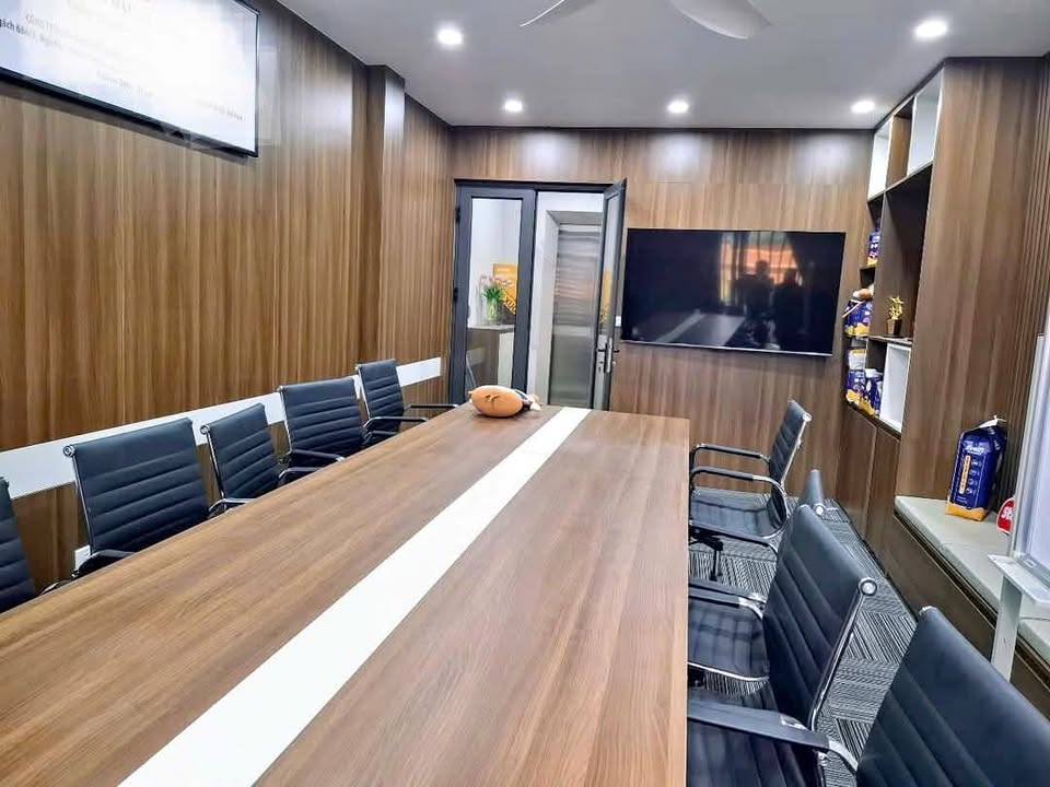 BÁN GẤP NHÀ PHỐ TRẦN QUANG DIỆU, Ô TÔ TRÁNH_DT 130M2, 4 TẦNG, MT 8M, 41TỶ - Ảnh 1