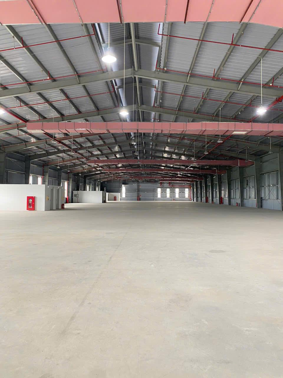 Cho thuê kho xưởng DT 2600m2 tại Lệ Chi Gia Lâm Hà Nội xây hai tầng - Ảnh chính