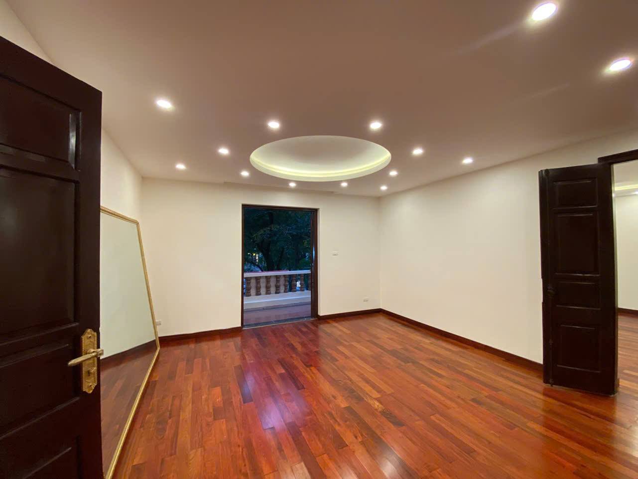 Bán nhà C4 mặt phố Nam Từ Liêm mặt tiền siêu khủng 8 mét diện tích 160 m2 giá chỉ 40 tỷ - Ảnh chính