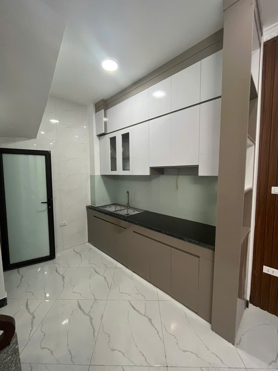 🏡 BÁN NHÀ 5 TẦNG – GIÁ RẺ NHẤT LONG BIÊN<br>📍 Phúc Lợi – Trước cổng ngõ thông, ô tô đỗ cổng - Ảnh 2