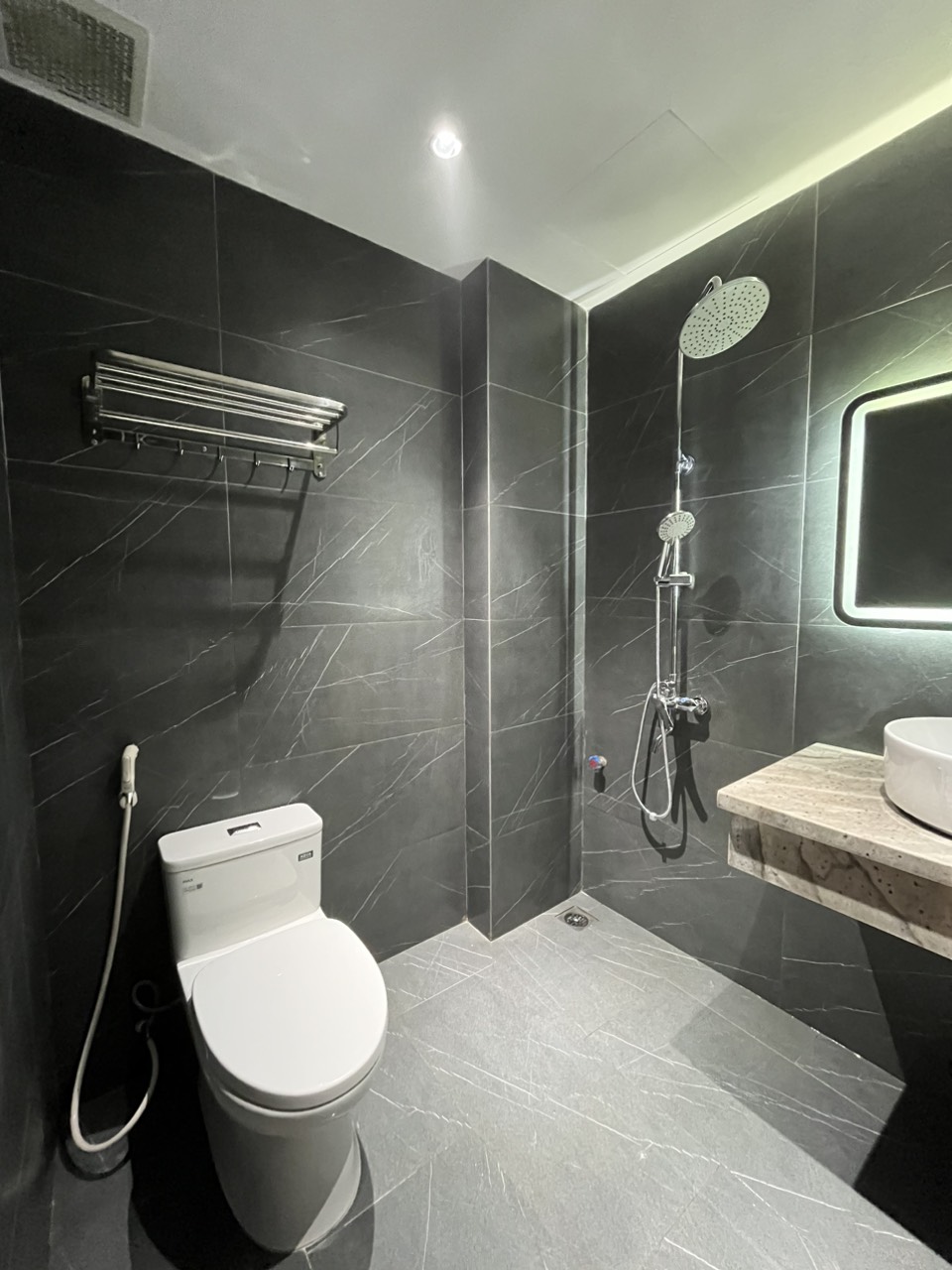 VIP! Mặt Phố Nguyễn Văn Cừ,Vị Trí Đẹp Cho Thuê 500 Triệu/năm, 70M2, 5 Tâng, Hơn 30 tỷ. - Ảnh 3