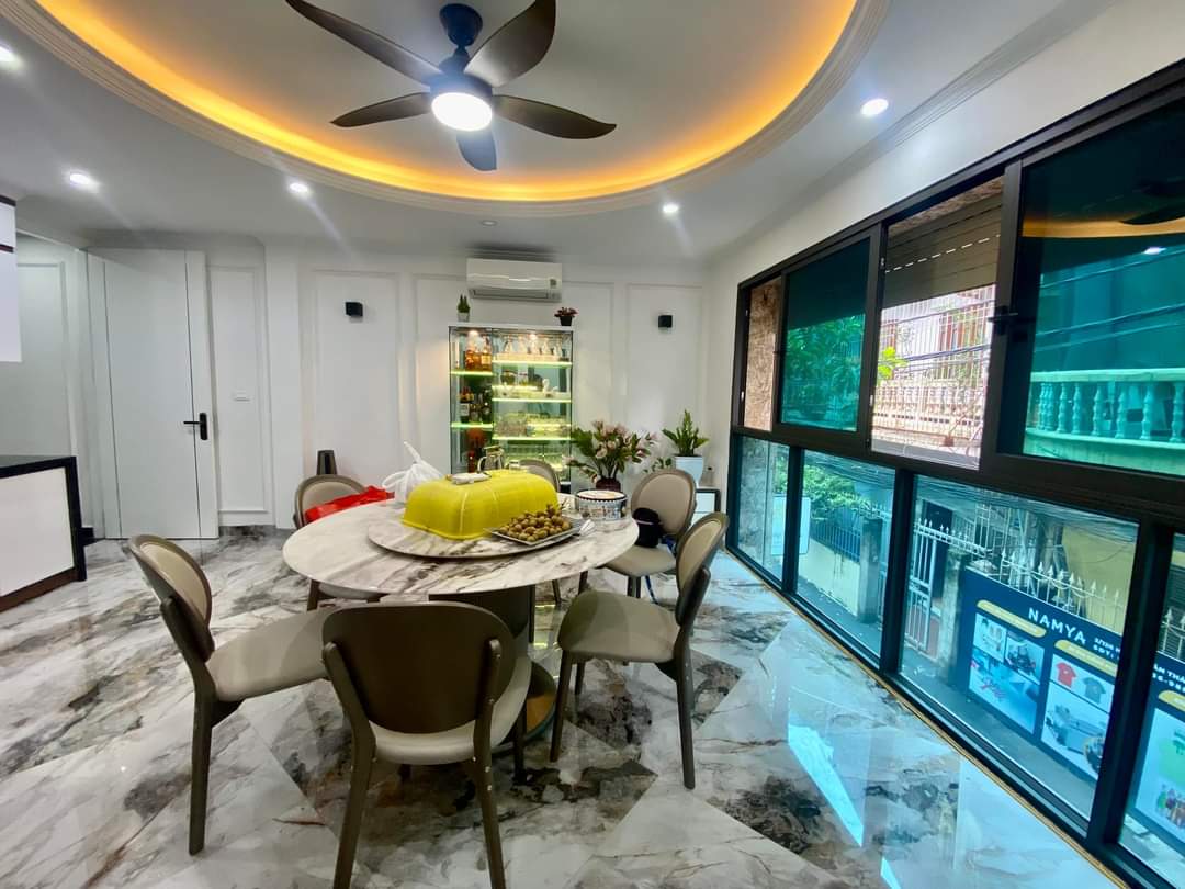VIP! Mặt Phố Nguyễn Văn Cừ,Vị Trí Đẹp Cho Thuê 500 Triệu/năm, 70M2, 5 Tâng, Hơn 30 tỷ. - Ảnh 2