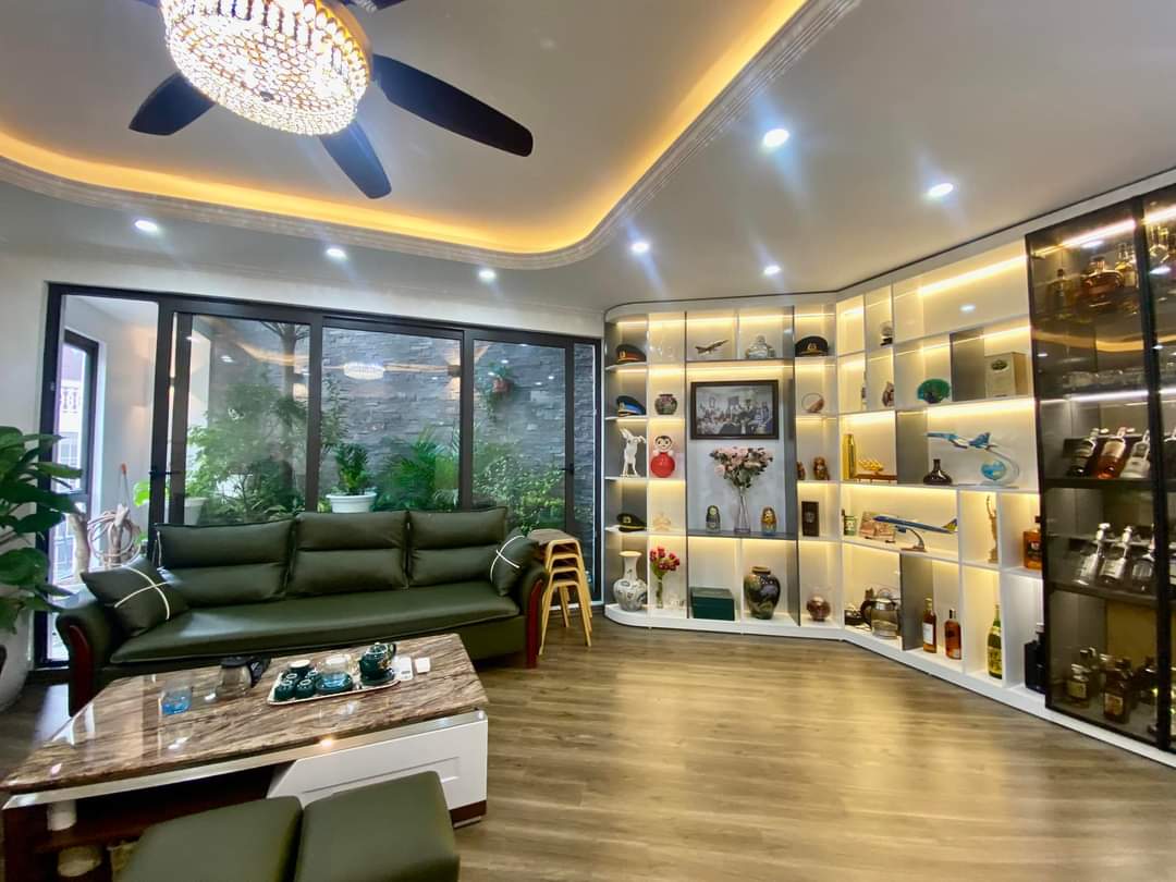 VIP! Mặt Phố Nguyễn Văn Cừ,Vị Trí Đẹp Cho Thuê 500 Triệu/năm, 70M2, 5 Tâng, Hơn 30 tỷ. - Ảnh 1