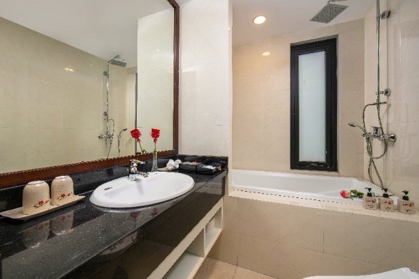Bán tòa nhà 8 tầng phố Trần Thái Tông Cầu Giấy Hà Nội. T - Ảnh 2