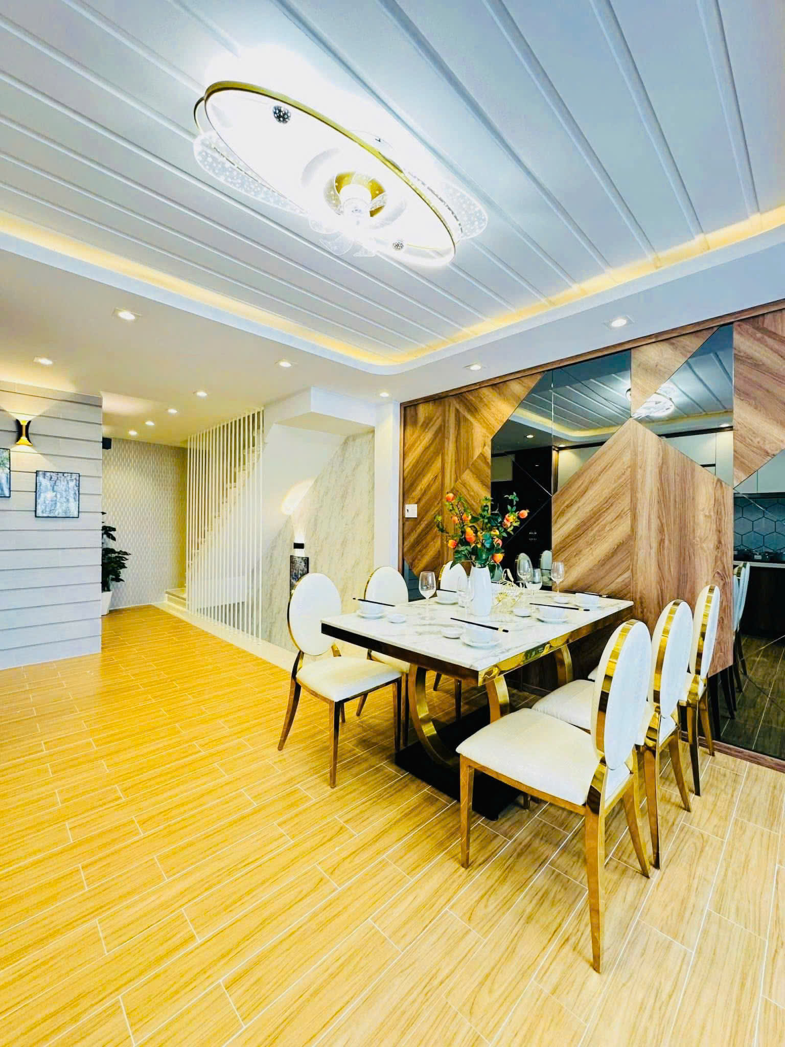 Bán nhà 6 tầng có thang máy, khu đồng bộ đẹp gần bờ kè Tham Lương, Gò Vấp, giá chỉ 8 tỷ nhỉnh - Ảnh 1