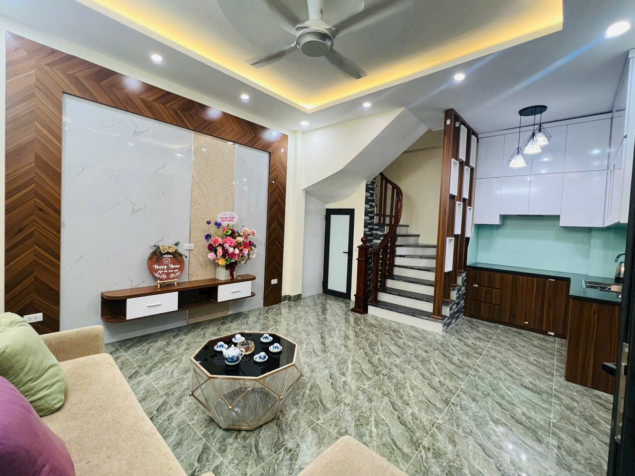 Cho thuê nhà nguyên căn 5 tầng tại ngõ 193 Nam Dư, Lĩnh Nam, Hoàng Mai ( Miễn QC ) - Ảnh chính