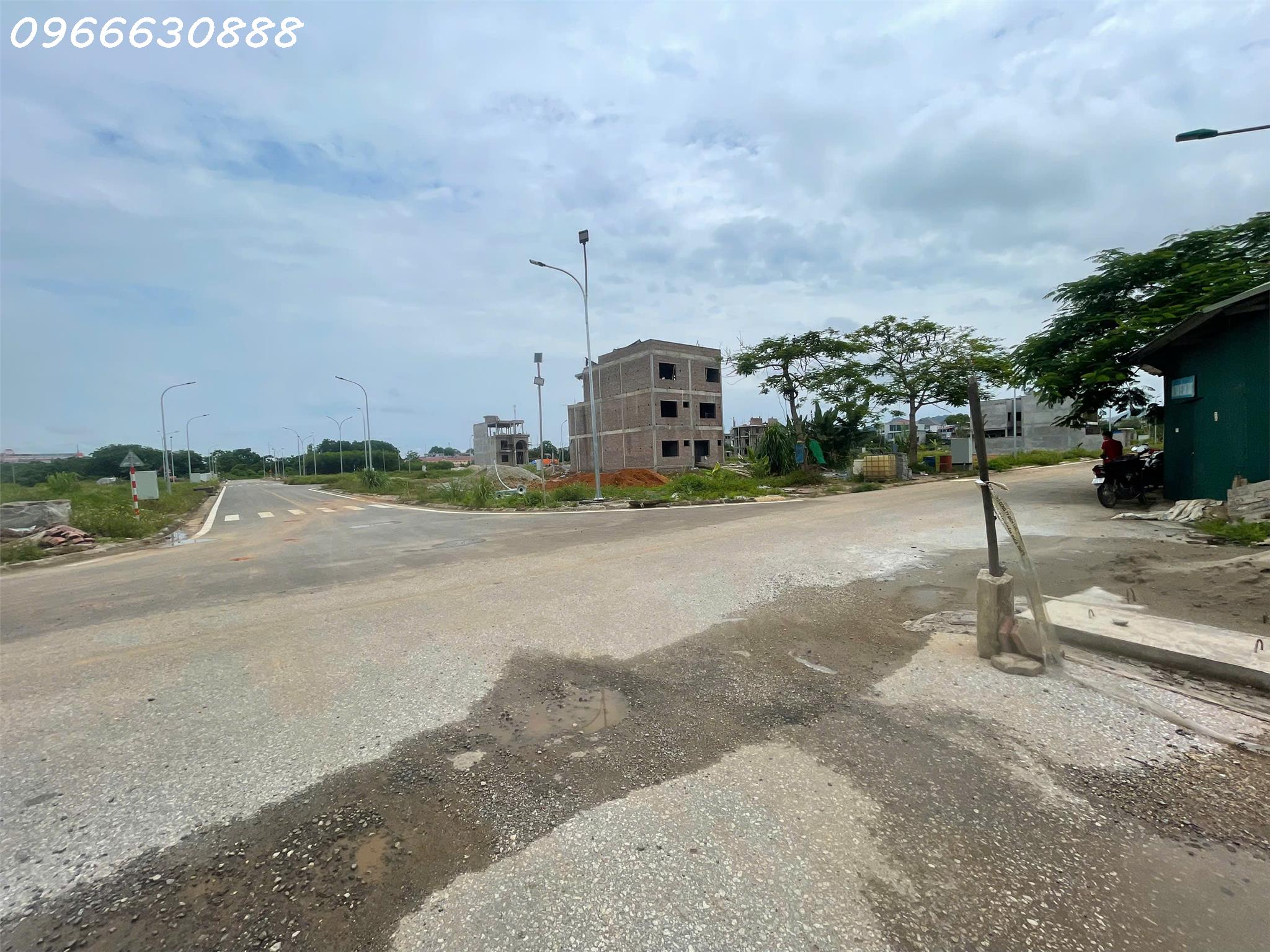 Cơ hội sở hữu 3 lô liền kề KDT Thịnh Hưng Cũ. TP Tuyên Quang Vị trí vip full thổ cư - Ảnh 1