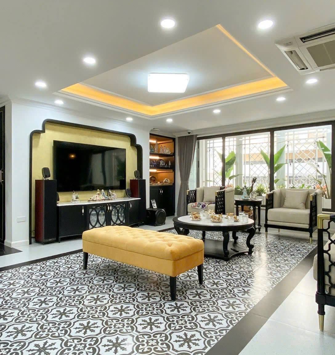 Bán nhà phố Nghi Tàm, Tây Hồ 100m2, 5 tầng mặt tiền 9m đẹp long lanh gần Hồ Tây - Ảnh 2