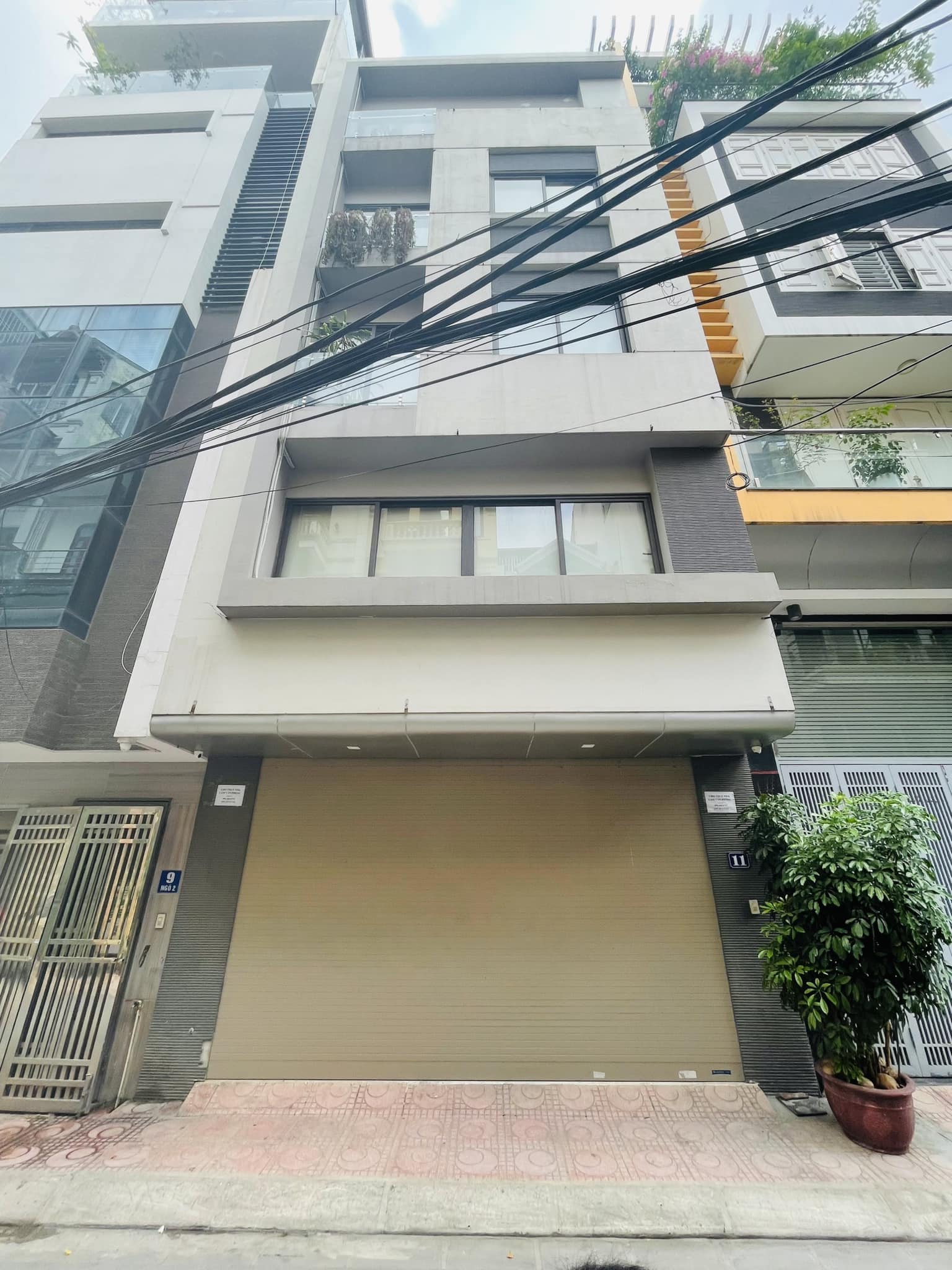 Bán nhà Nguyễn Chí Thanh, Đống Đa, ngõ rộng 5m, ô tô 7 chỗ vào nhà thoải mái. Giá 17,8 tỷ - Ảnh chính