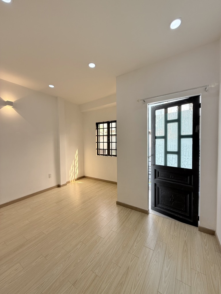 CHỈ 4.90 TỶ – NHÀ ĐẸP VÀO Ở NGAY – HẺM XE HƠI LÊ VĂN QUỚI SÁT TÂN PHÚ - Ảnh 2