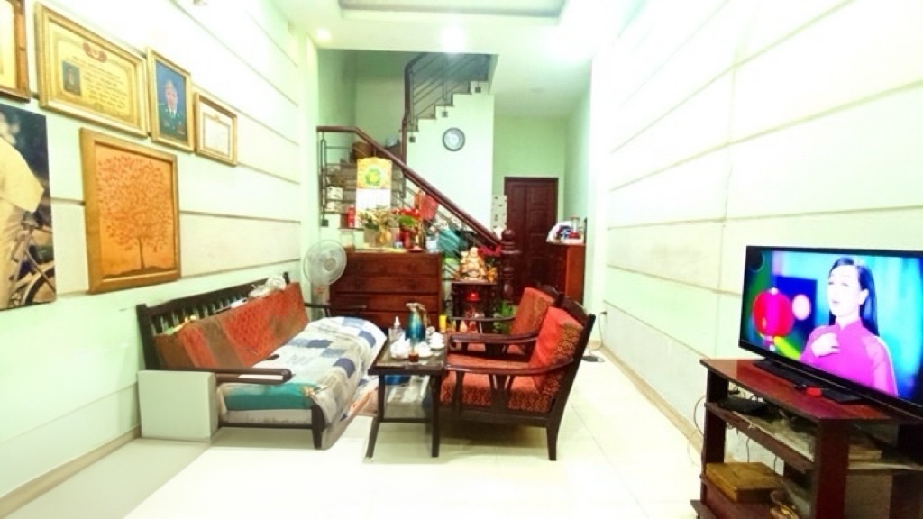 CHỦ THIỆN CHÍ BÁN CĂN MẶT TIỀN ĐƯỜNG XÓM CHIẾU- KẾ BÊN TRƯỜNG NGUYỄN TRẢI GẦN CHỢ - VÀI BƯỚC RA - Ảnh 1