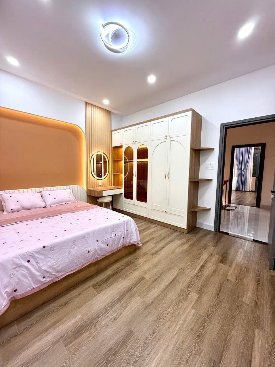 BÁN NHÀ MỚI CHÍNH CHỦ - NHÀ ĐẸP 2 TẦNG - FUL NỘI THẤT - P17 PHÚ NHUẬN - HUỲNH VĂN BÁNH - 3PN LỚN - - Ảnh chính
