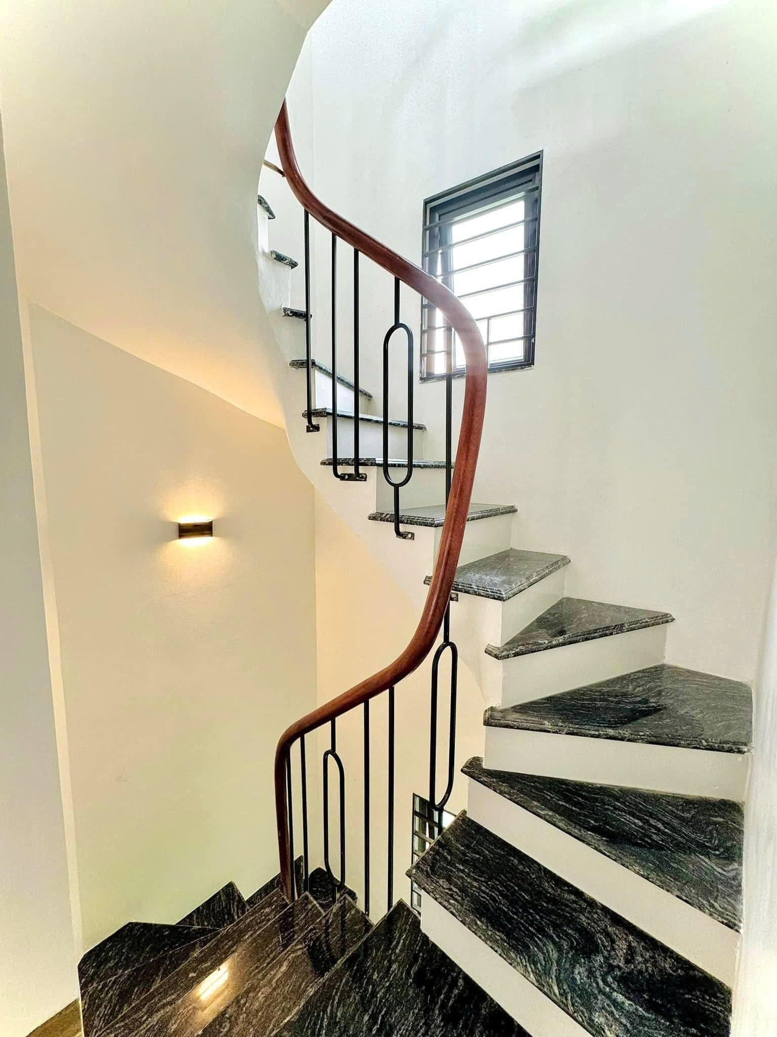PHẢI NHANH MỚI KỊP - BÁN NHÀ TRẦN QUANG DIỆU - Ô TÔ TRÁNH - 125M2 - 8.5M MẶT TIỀN- 42.5 TỶ - Ảnh 1