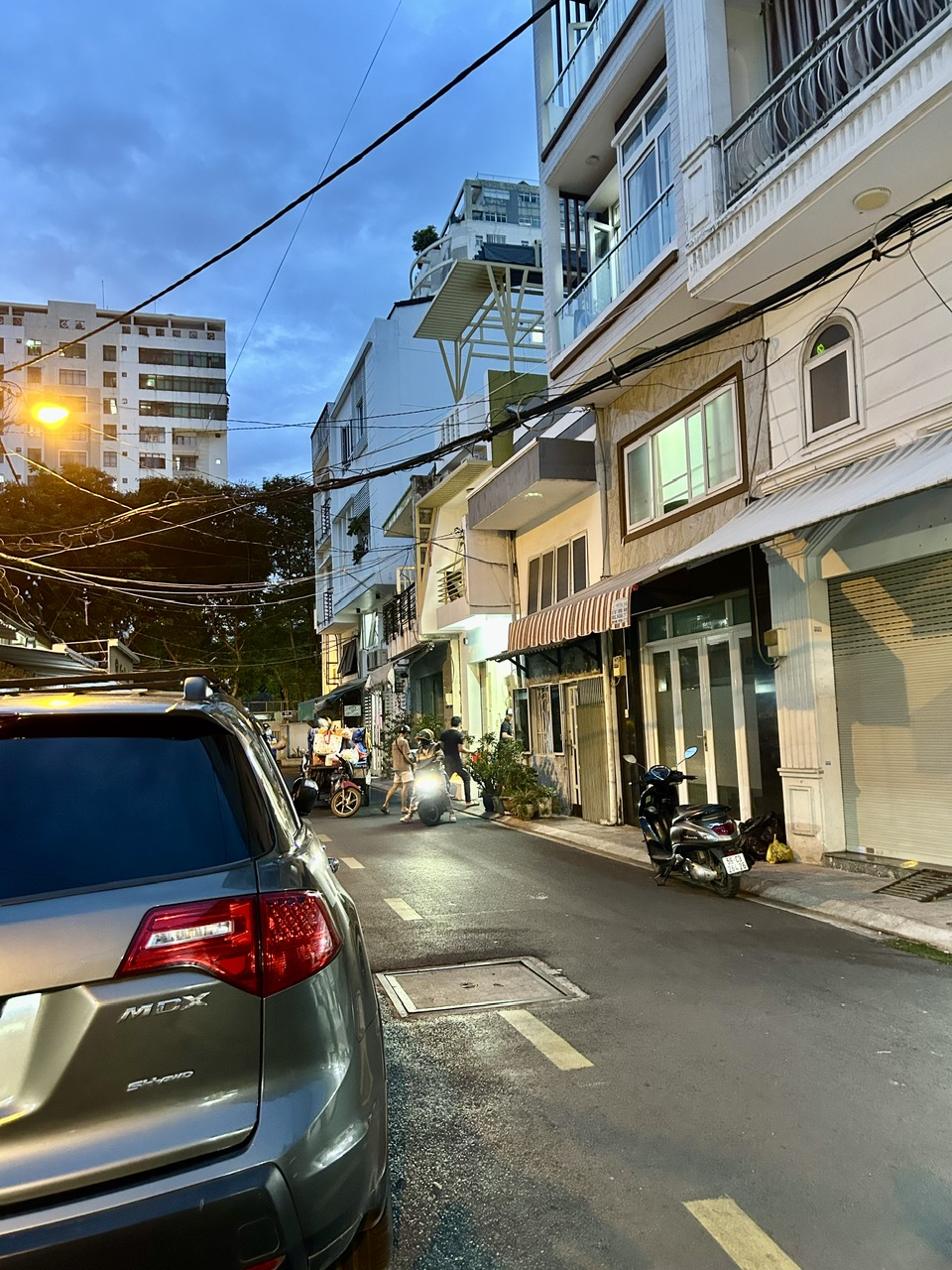 KHU VÍP PHÂN LÔ NHÀ MẶT TIỀN  -BÉN VÂN ĐỒN - GẦN TRƯỜNG HỌC, SIEU THỊ- XE HƠI ĐẬU CỬA- THÔNG RA - Ảnh 2