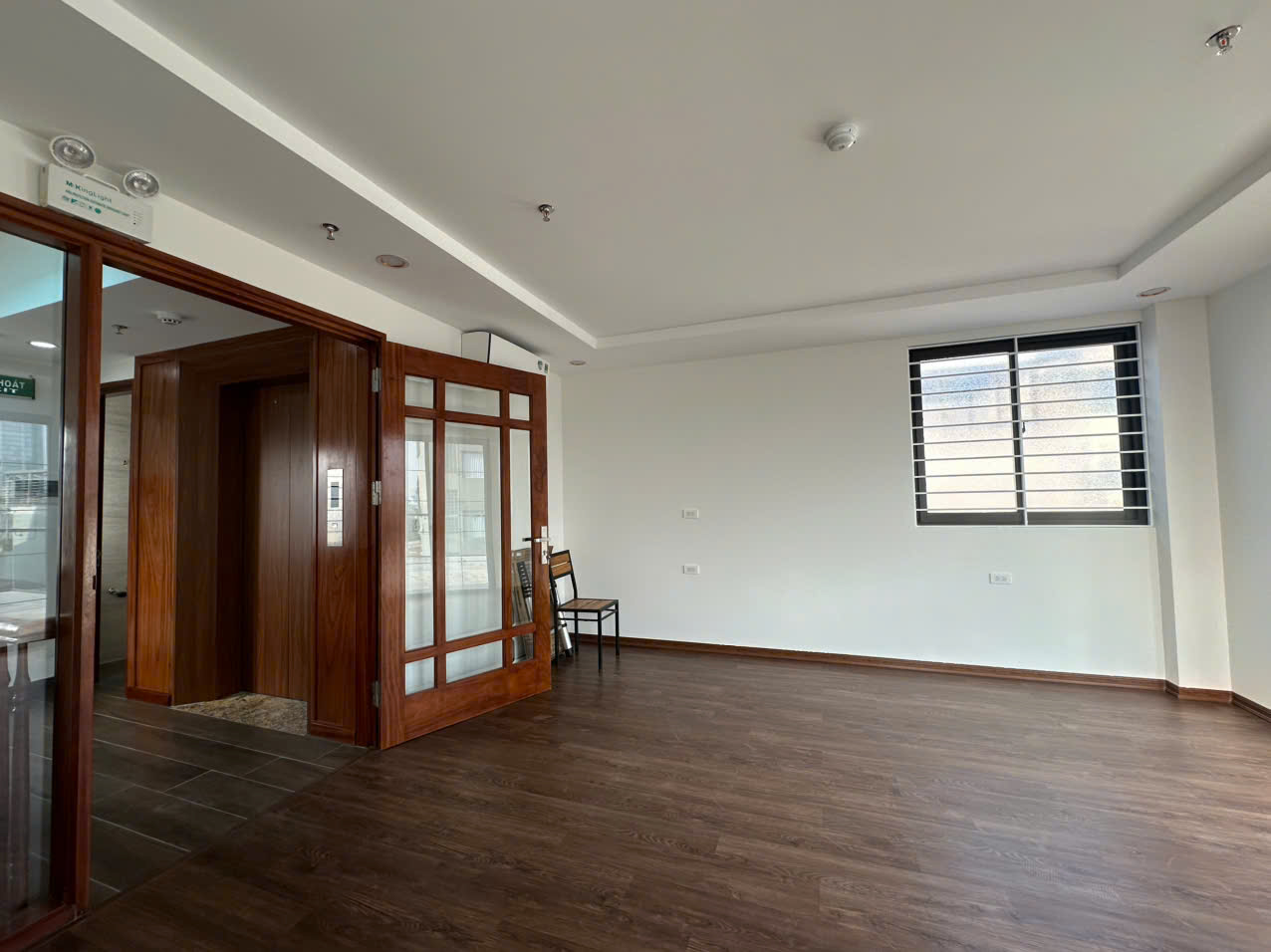 BÁN TÒA NHÀ VĂN PHÒNG MẶT PHỐ GIẢNG VÕ - 120M2 - 10 TẦNG THANG MÁY - 2 MẶT THOÁNG - 88 TỶ - Ảnh 2