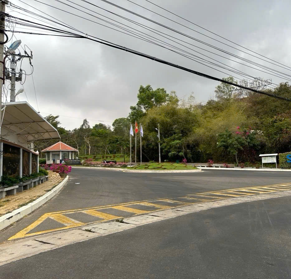 Chính chủ bán 850m Đất Lâu Dài , nằm trên trục chính đường Nguyễn Thông - đầu mũi né , phường phú - Ảnh chính