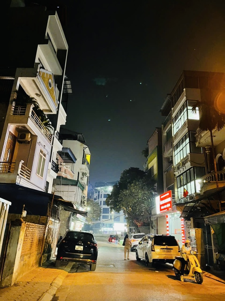 BÁN NHÀ NGỌC LÂM 32 tỷ 95m VỈA HÈ 3 Ô TÔ TRÁNH,HAI MẶT NGÕ,LONG BIÊN - Ảnh 1