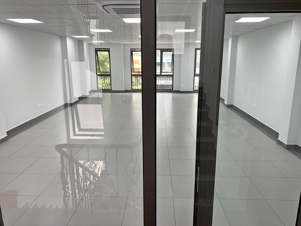 BÁN GẤP NHÀ PHỐ LÊ TRỌNG TẤN, PHÂN LÔ Ô TÔ TRÁNH_DT 90M2, 4 TẦNG, MT 5M, 24TỶ - Ảnh 2