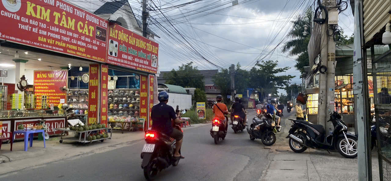 Bán nhà MT đang cho thuê kinh doanh Cafe đường ĐX 031, p. Phú Mỹ, TP. thủ dầu Một, Bình Dương - Ảnh 1