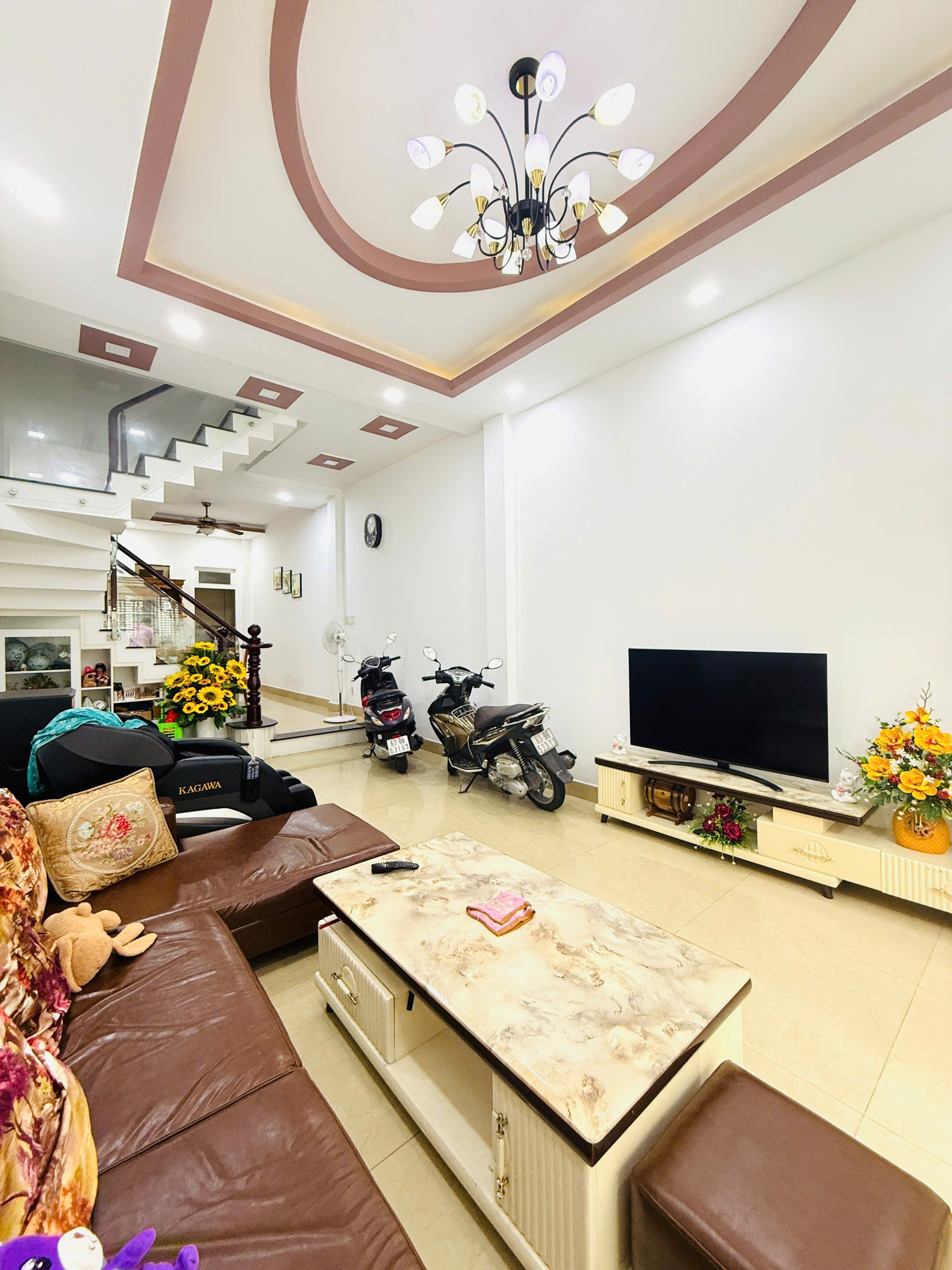Vị trí đắc địa – Chỉ hơn 6 tỷ – Nhà đẹp 4 tầng – 4PN - 5WC - DT: 60m2 ( 4x15m ) - Hẻm Xe Hơi - Ảnh 1