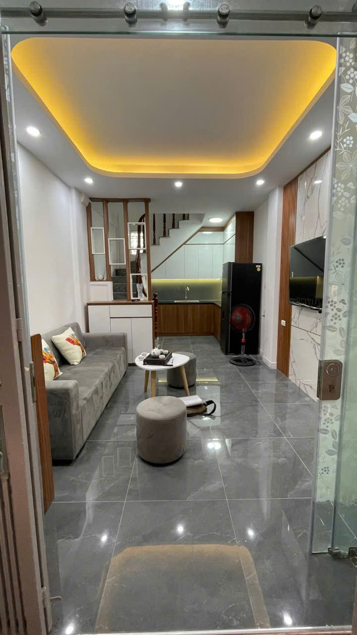 cần bán nhà đường lĩnh nam 5 tầng - Ảnh chính