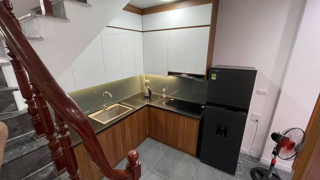 cần bán nhà đường lĩnh nam 5 tầng - Ảnh 1