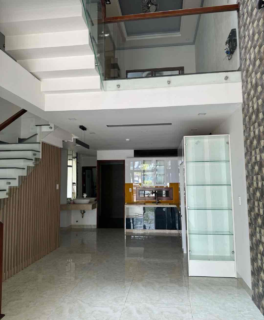 Bán nhà 3 tầng, vào ở ngay, Đà Nẵng - Ảnh chính