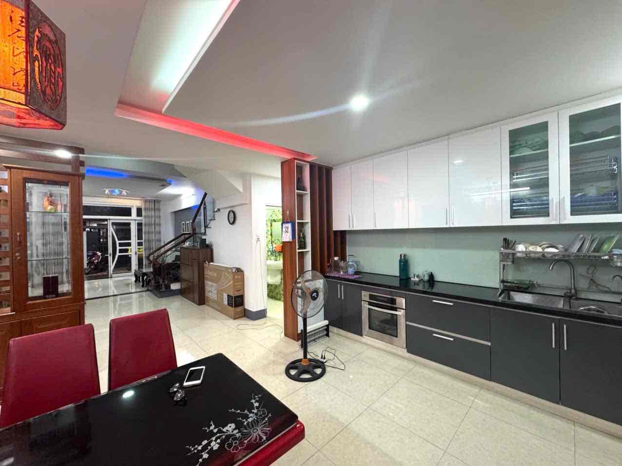 Bán nhà đẹp kiên cố 4PN trung tâm Hải Châu, Đà Nẵng - Ảnh 1