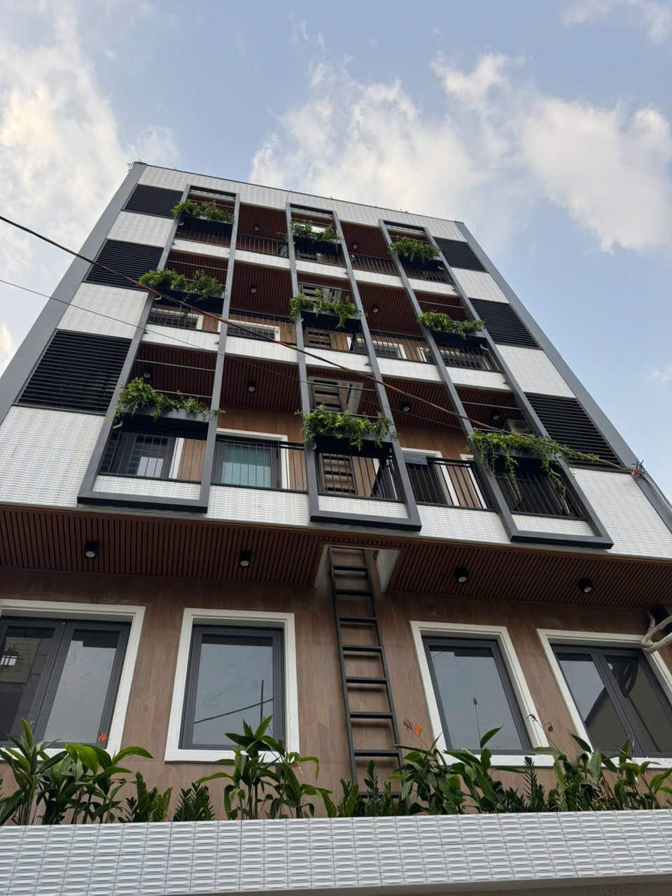 BÁN NHÀ 5 TẦNG – 22 PHÒNG CĂN HỘ DỊCH VỤ DÒNG TIỀN 120tr/THÁNG NGAY MẶT TIỀN NGUYỄN SÚY, TÂN PHÚ - Ảnh chính