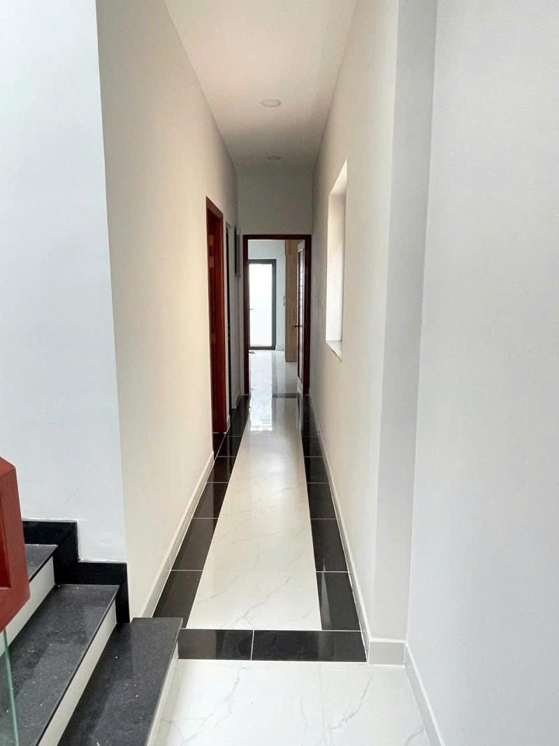 Bán nhà HXH 8m Trịnh Đình Trọng - gần Âu cơ, Lạc Long Quân, 4,8x22m, 3 Tầng, 10,8 tỷ - Ảnh 2
