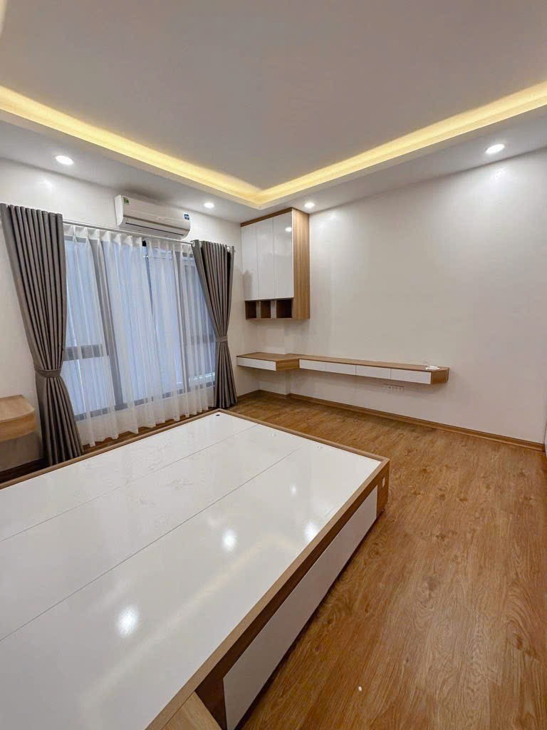 Bán nhà đẹp Đội Cấn, ngõ ô tô, đang cho thuê 20 triệu/tháng - Ảnh chính