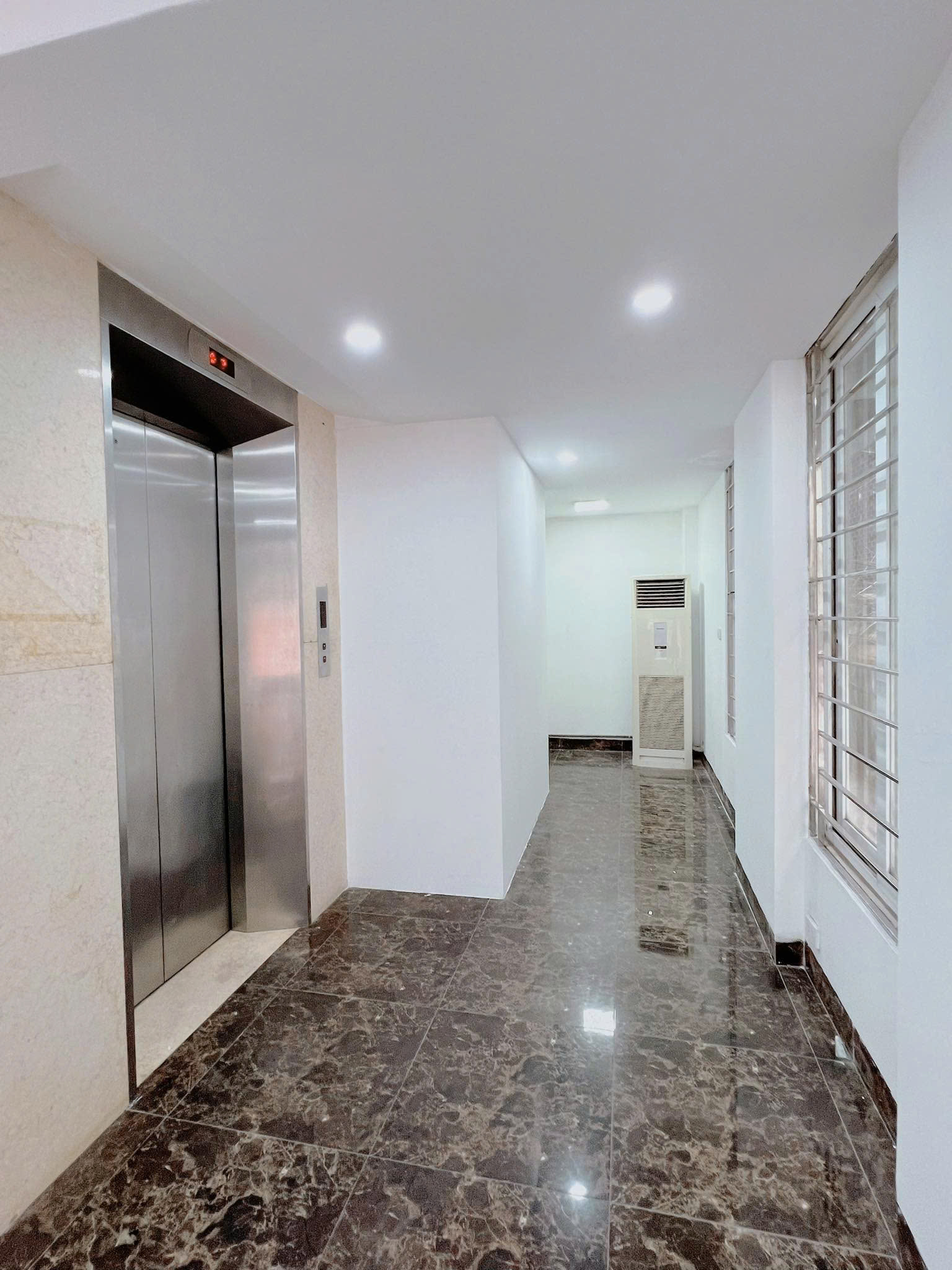 CHO THUÊ MẶT BẰNG TẦNG 1 – LÔ GÓC MẶT PHỐ TRUNG KÍNH - Ảnh 2
